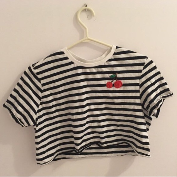 Cherry Striped Crop Top🍒🏁 - Picture 1 of 3